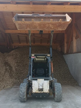 Мини челни товарачи Bobcat 773, снимка 3