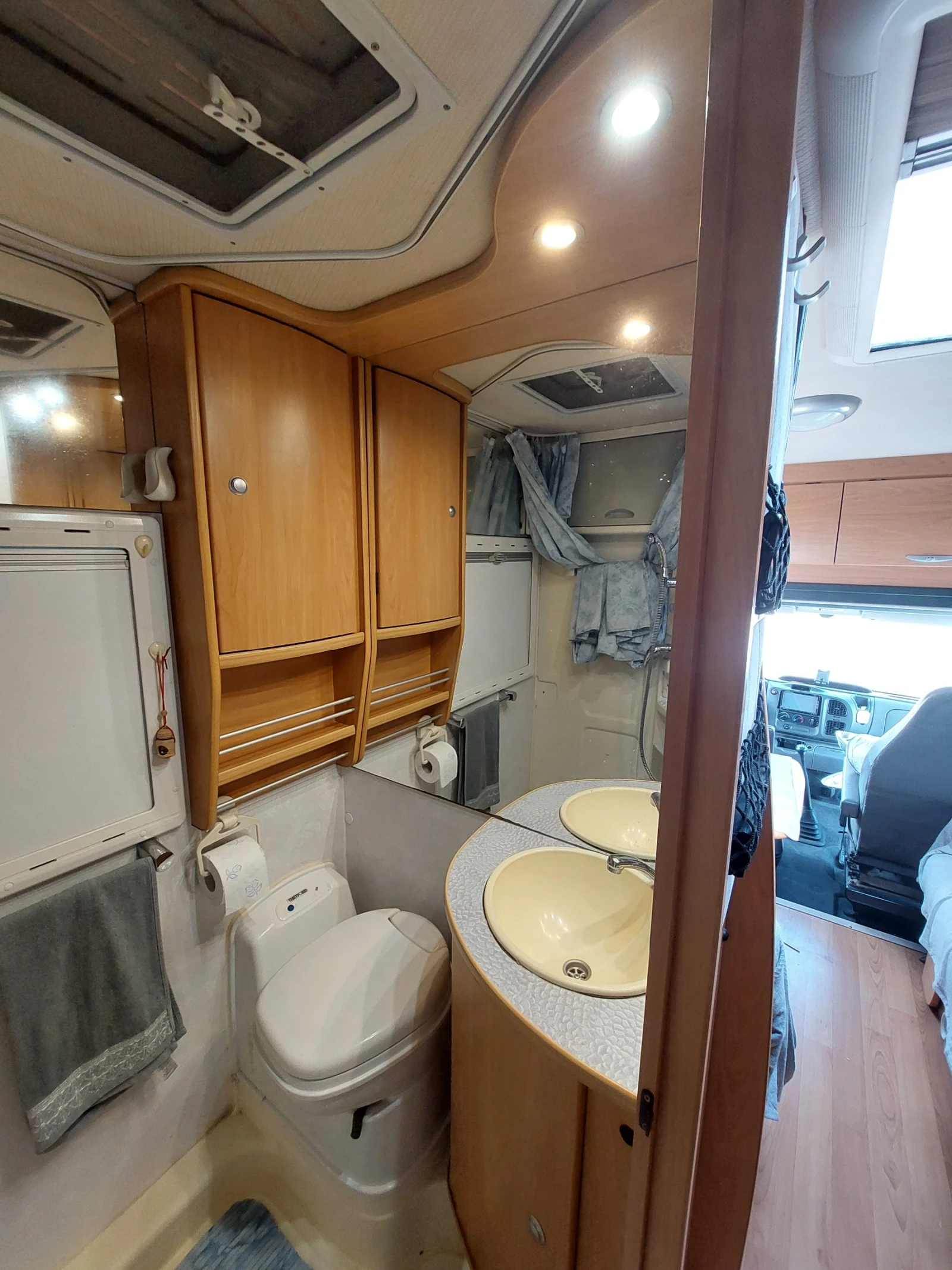 Кемпер Chausson Odyssee 92, снимка 10 - Каравани и кемпери - 54669080