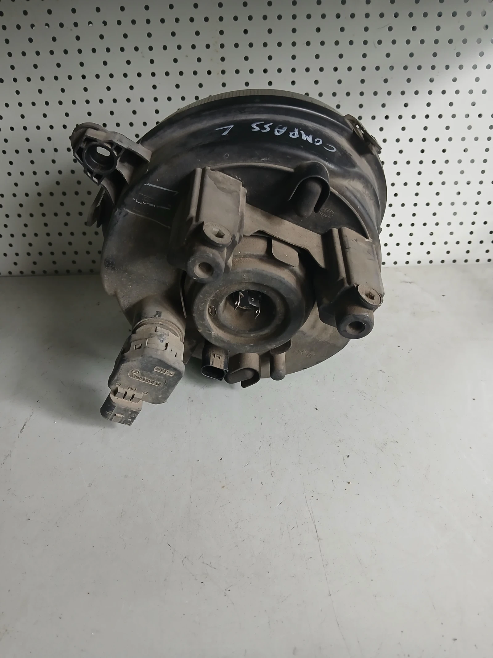 05303875АВ фар ляв  Jeep Compass , снимка 2 - Части - 55394940