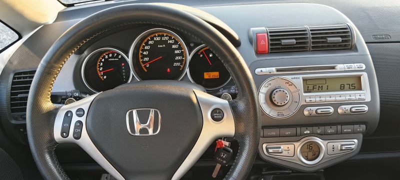 Honda Jazz 1.4i automat sport, снимка 13 - Автомобили и джипове - 46247456