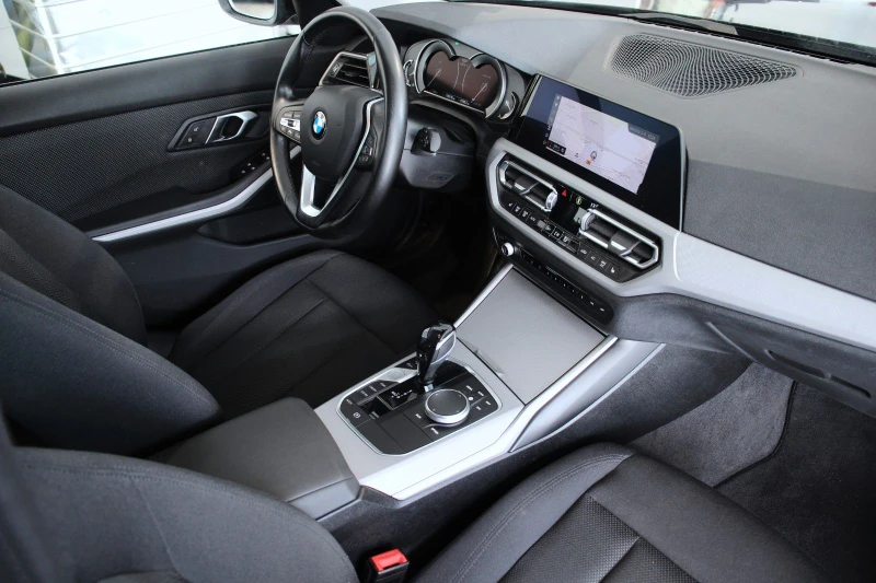 BMW 320 2.0 TDI/190HP/APPLECP/CAM/NAVI/169c , снимка 11 - Автомобили и джипове - 47714940