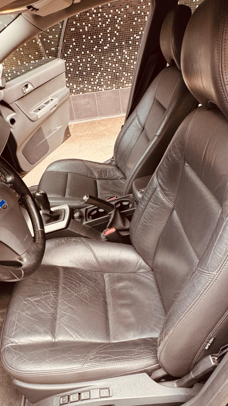 Volvo V50 комби, снимка 8 - Автомобили и джипове - 51611670