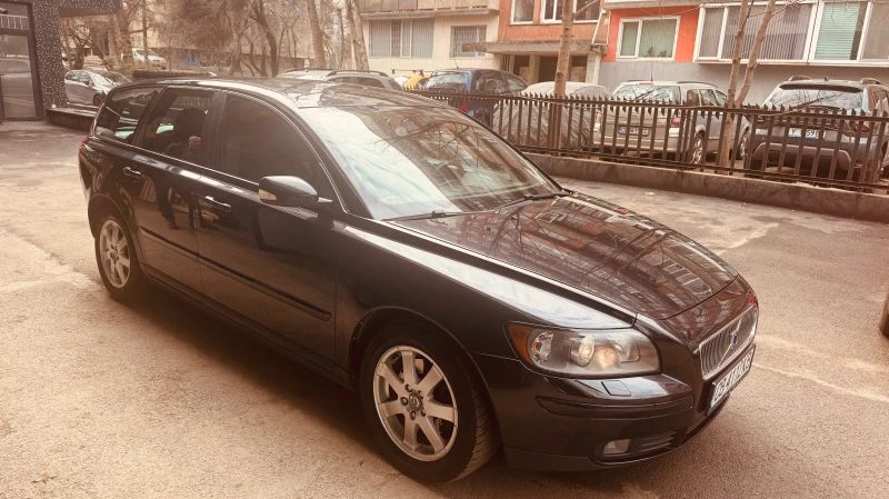Volvo V50 комби, снимка 2 - Автомобили и джипове - 51611670