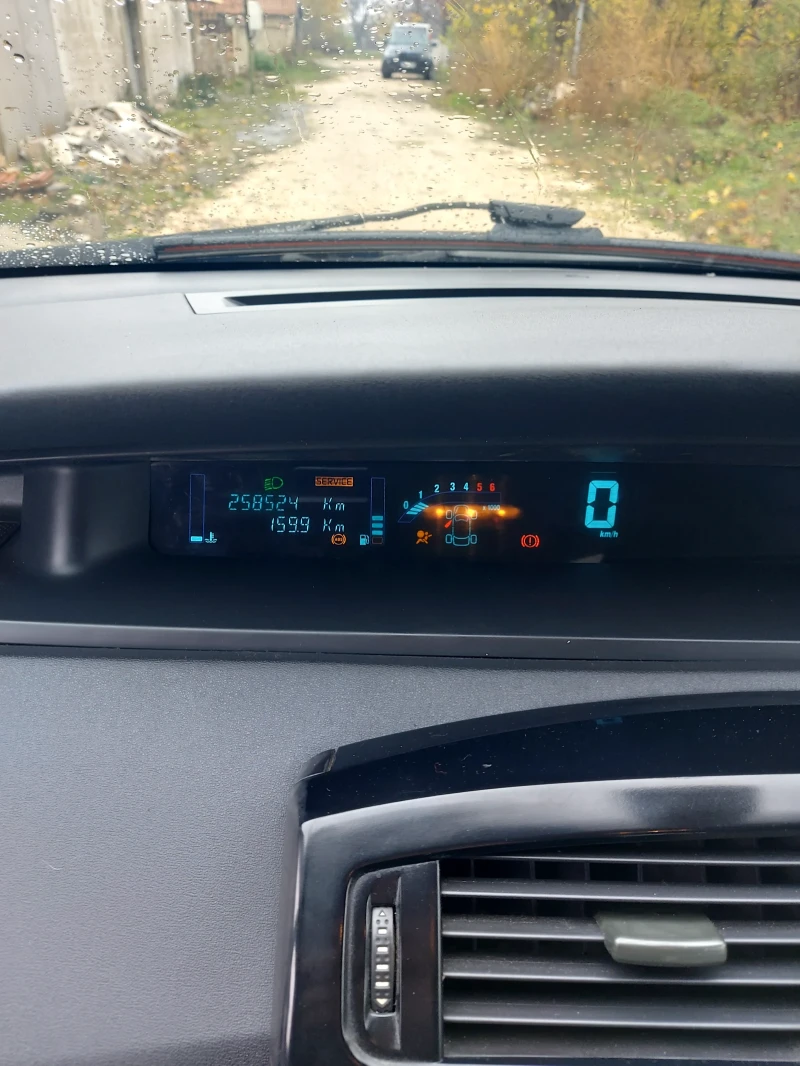 Renault Scenic, снимка 6 - Автомобили и джипове - 52559523