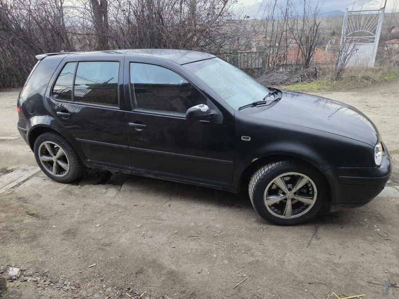 VW Golf 1.9 TDI, снимка 3 - Автомобили и джипове - 53405032