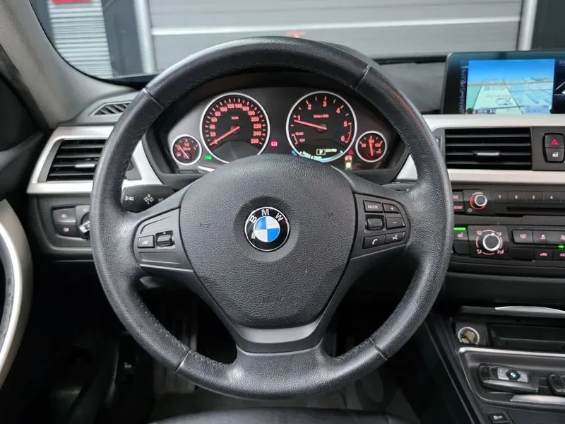 BMW 320 d, снимка 12 - Автомобили и джипове - 54589648