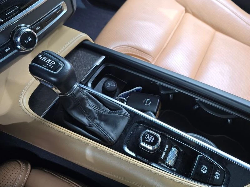 Volvo V90 T5 Pro AWD| 250к.с.| ВКЛ.ТЕХНОТЕСТ, снимка 9 - Автомобили и джипове - 55401385