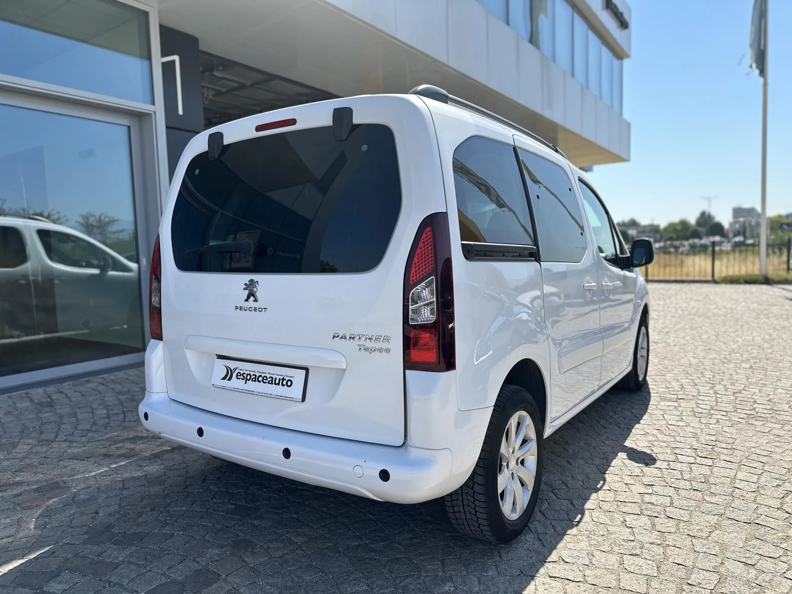 Peugeot Partner 1.6HDI 4+ 1(места) N1 - изображение 4