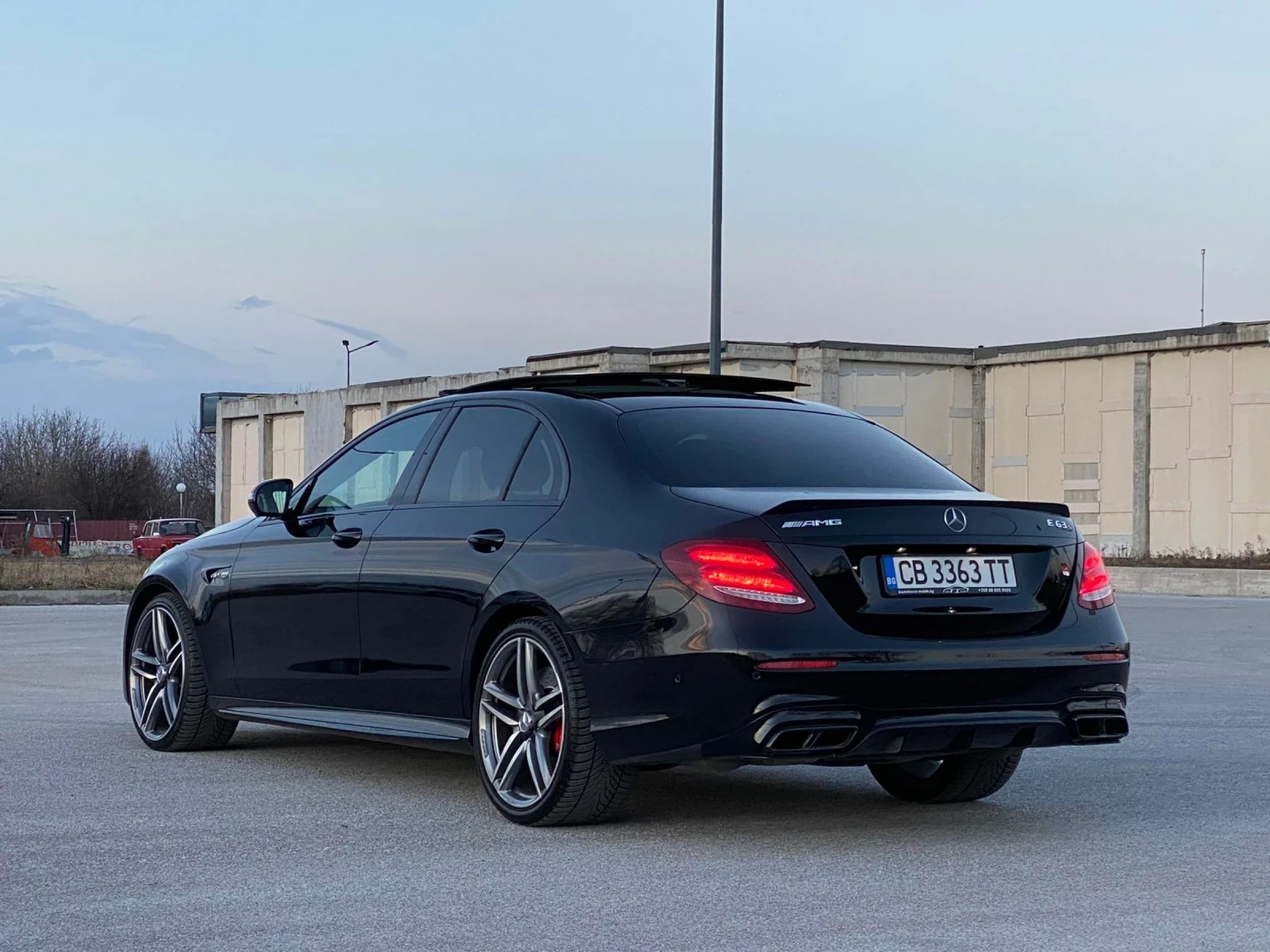 Mercedes-Benz E 63 AMG S 4Matic - изображение 3