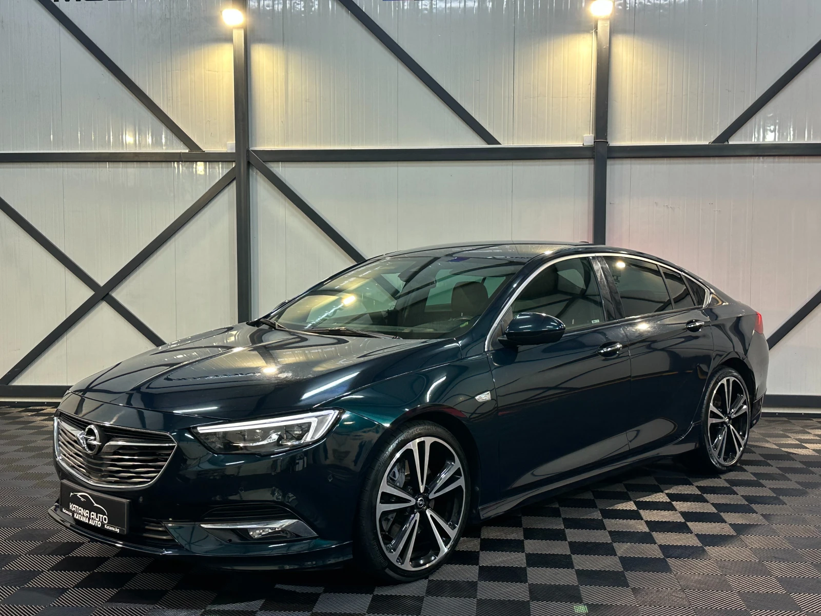 Opel Insignia EXCLUSIVE* 4x4* DISTR*  МАСАЖ* ОБДУХВАНЕ* HEAD-UP*