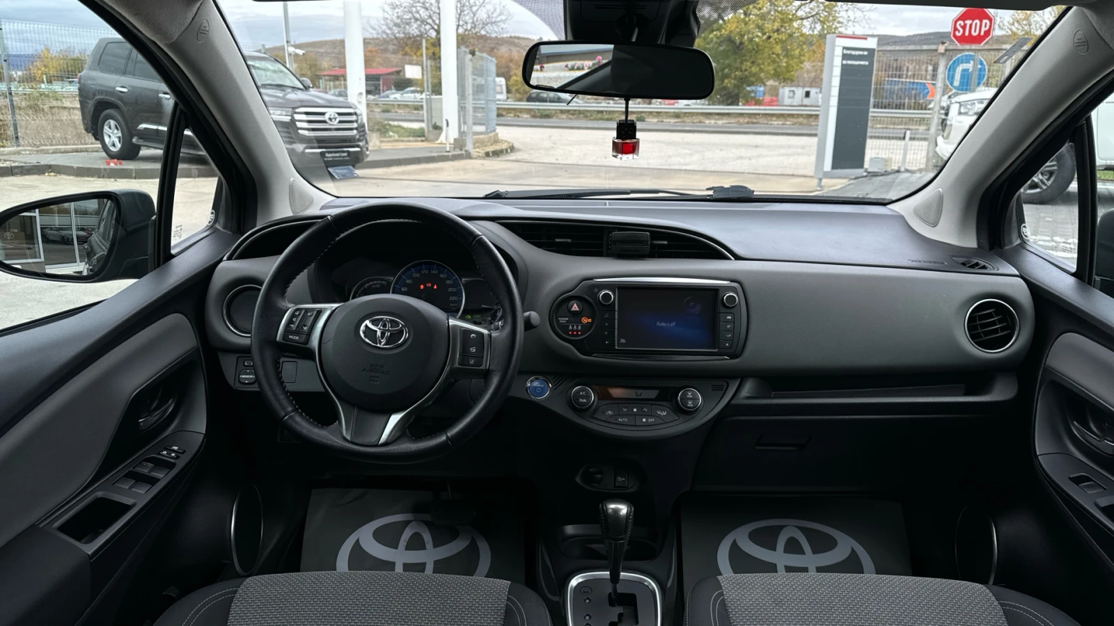 Toyota Yaris 1.5 HSD ACTIVE - изображение 9