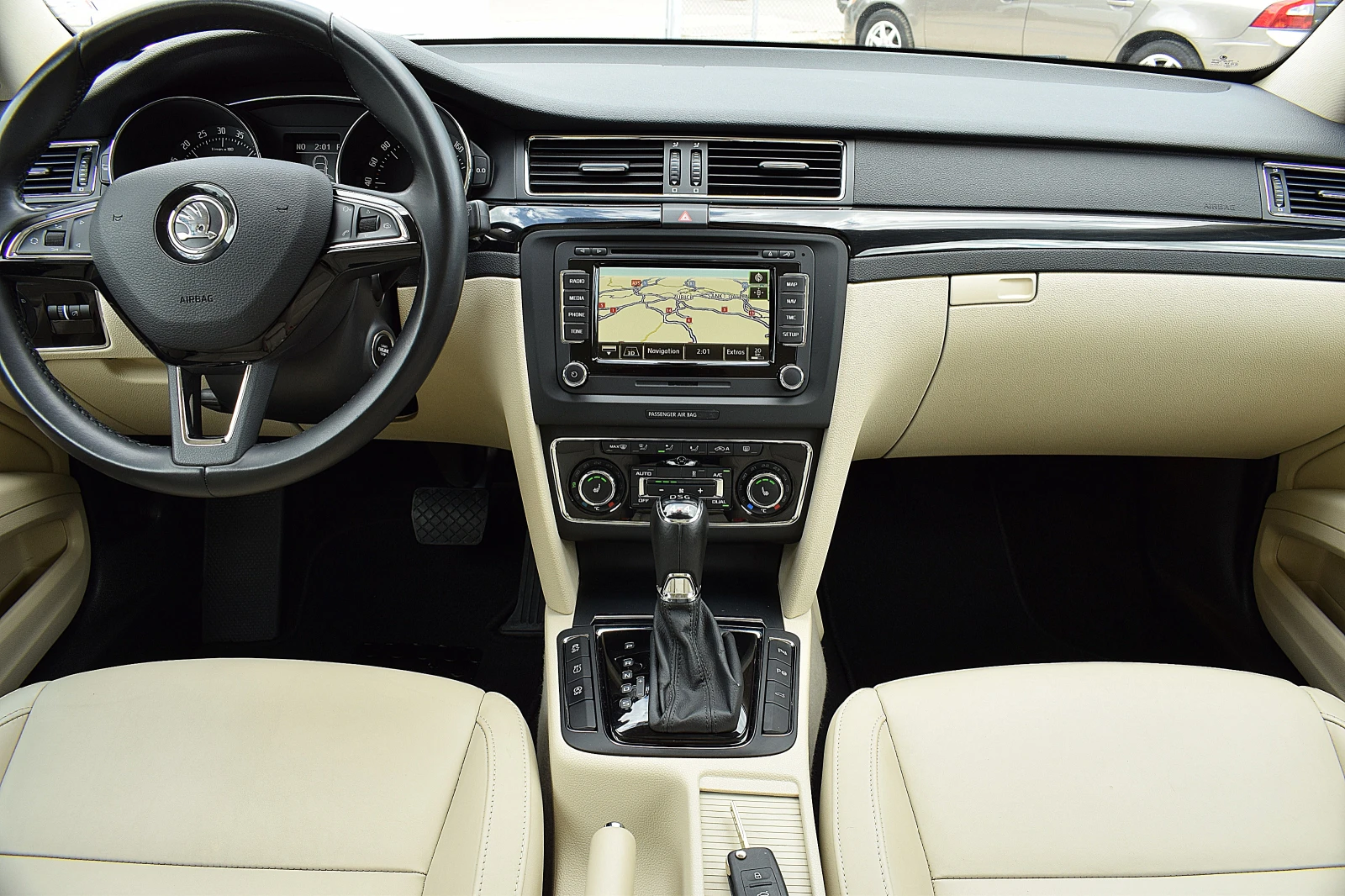 Skoda Superb 2.0ШВЕЙЦАРИЯ-КОЖА/НАВИ/КСЕНОН/ДВД/ПАНОРАМА/МЕМОРИ - изображение 10
