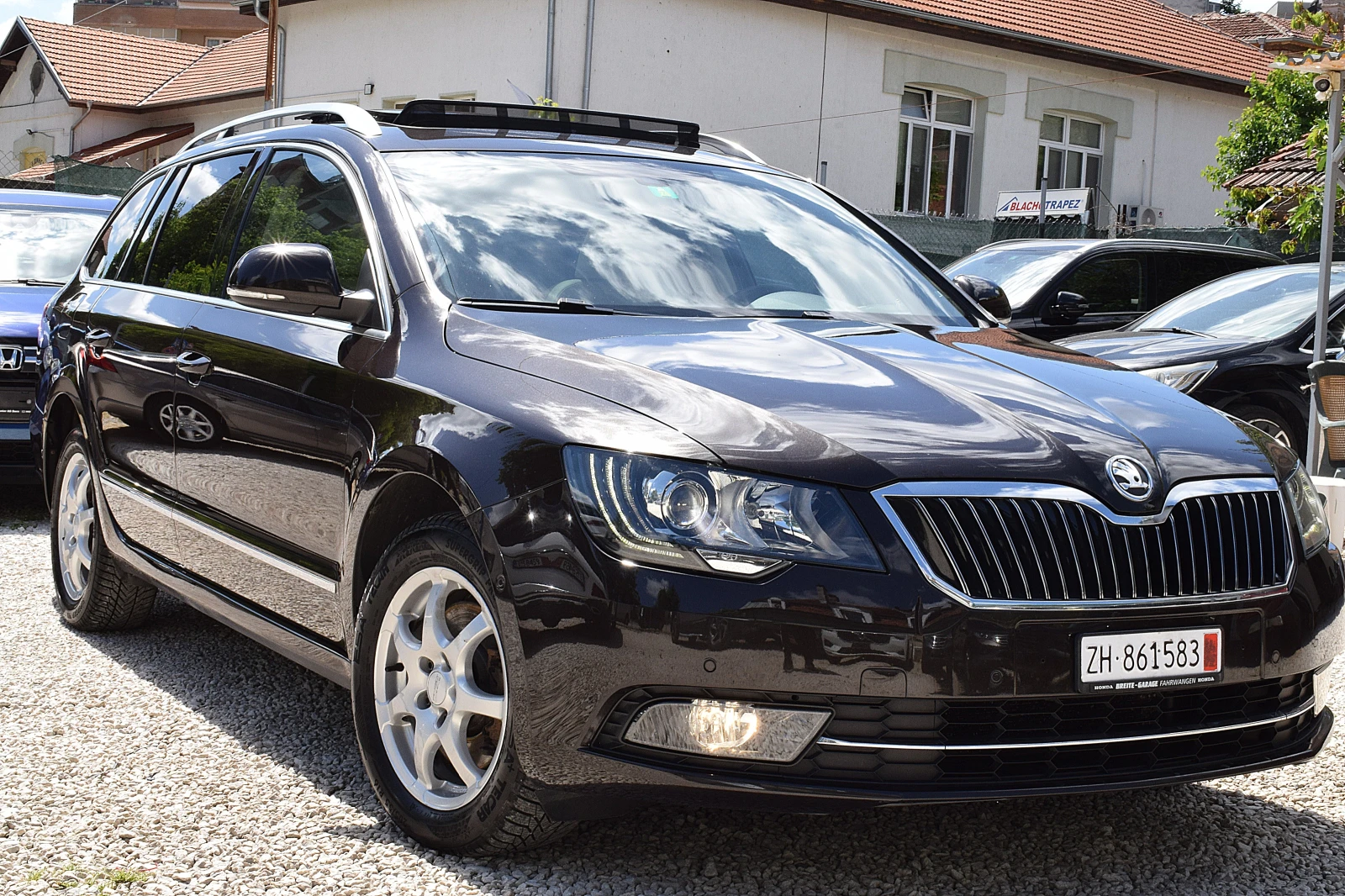 Skoda Superb 2.0ШВЕЙЦАРИЯ-КОЖА/НАВИ/КСЕНОН/ДВД/ПАНОРАМА/МЕМОРИ - изображение 3