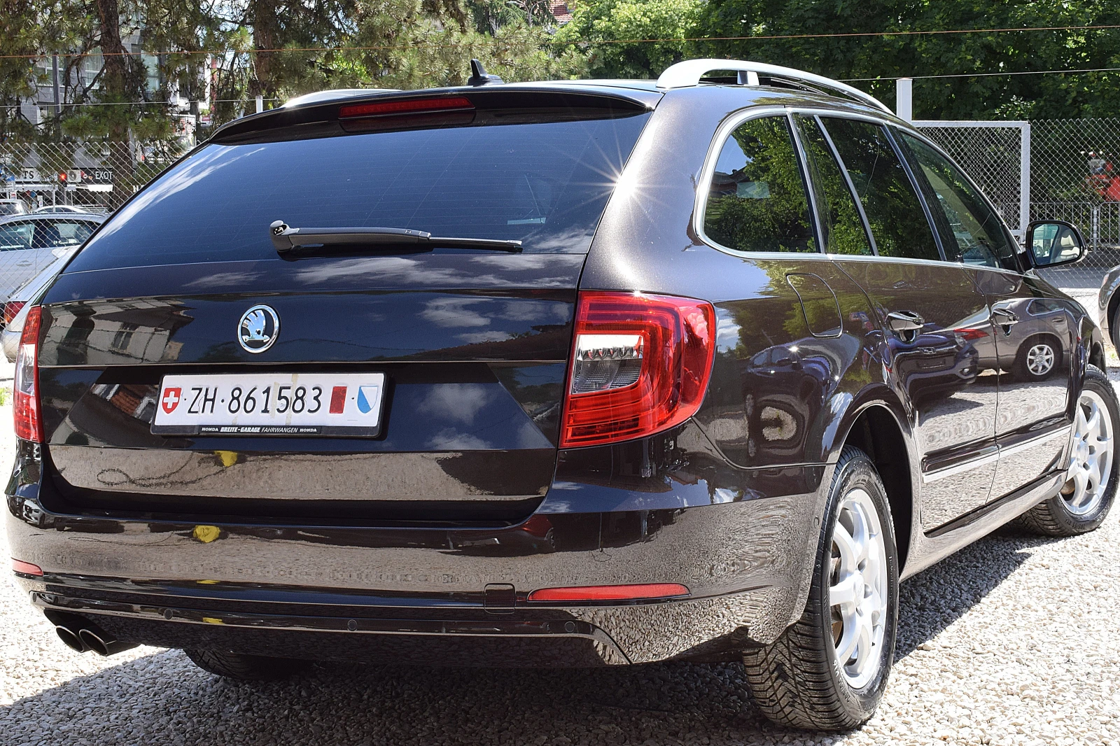 Skoda Superb 2.0ШВЕЙЦАРИЯ-КОЖА/НАВИ/КСЕНОН/ДВД/ПАНОРАМА/МЕМОРИ - изображение 4