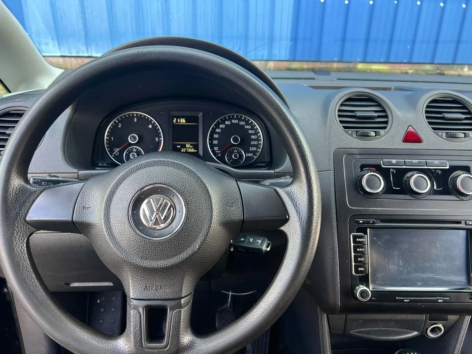 VW Caddy 1.6 DIESEL NAVI - изображение 9