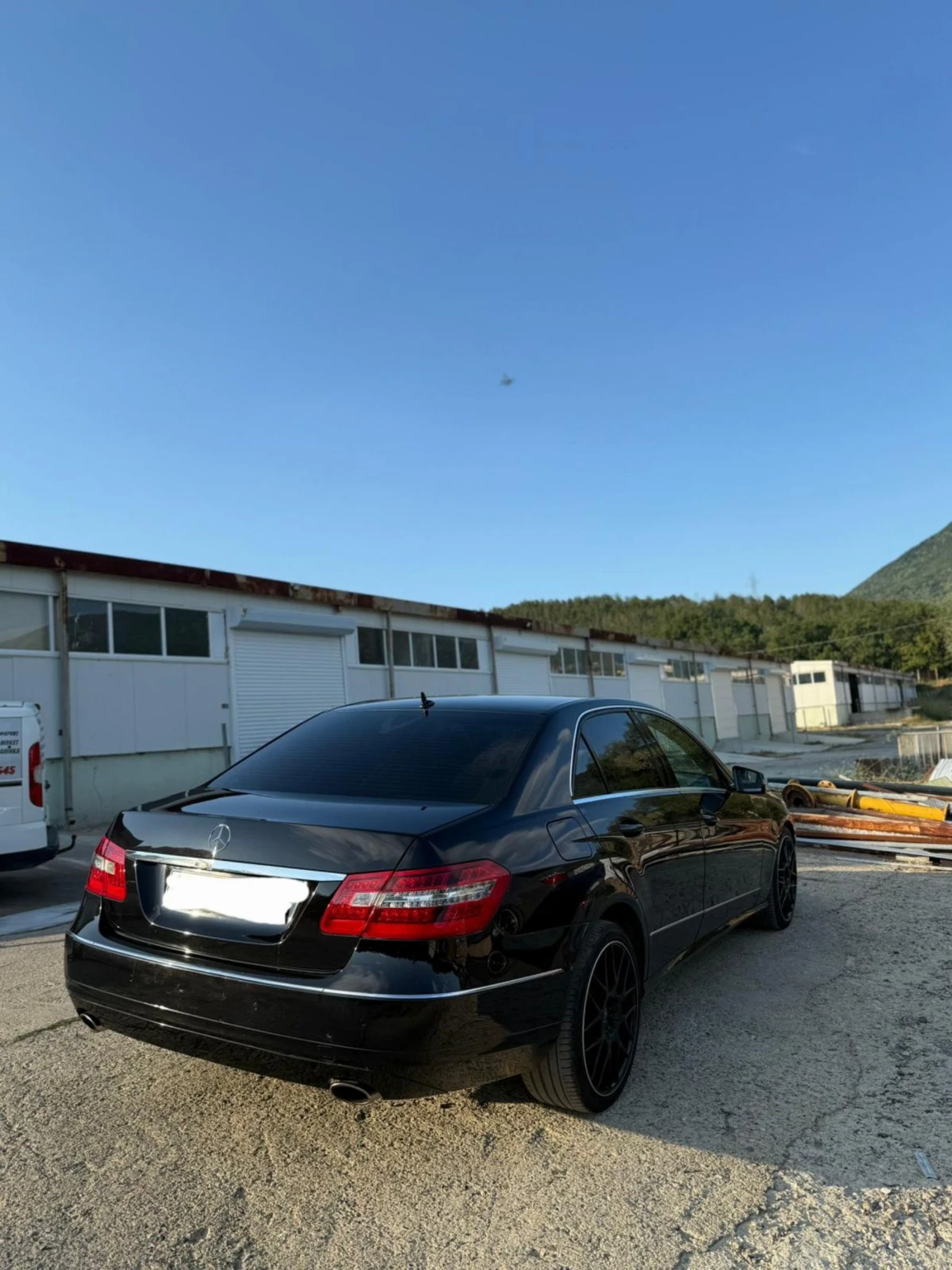 Mercedes-Benz E 350  - изображение 2
