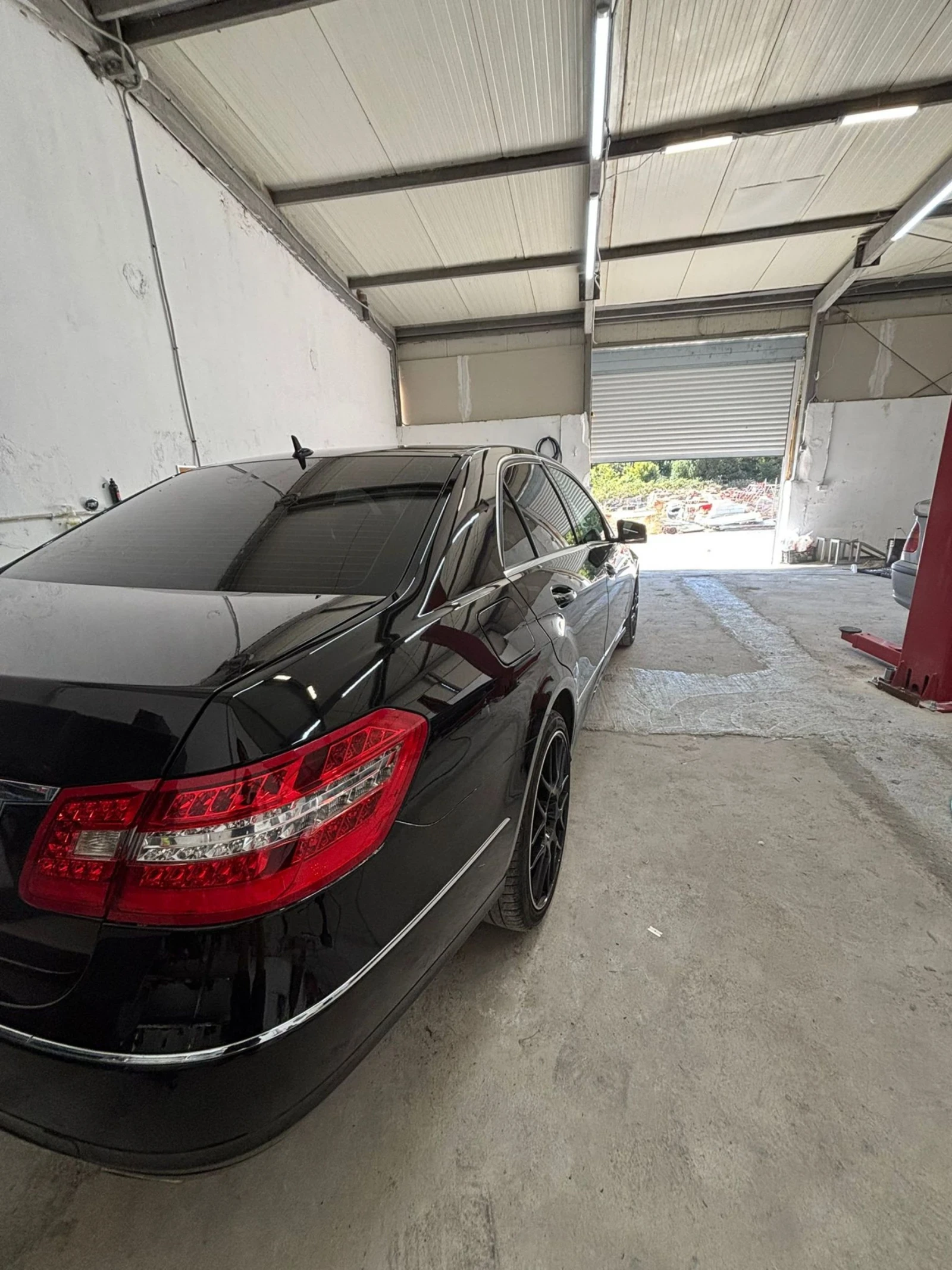 Mercedes-Benz E 350  - изображение 5