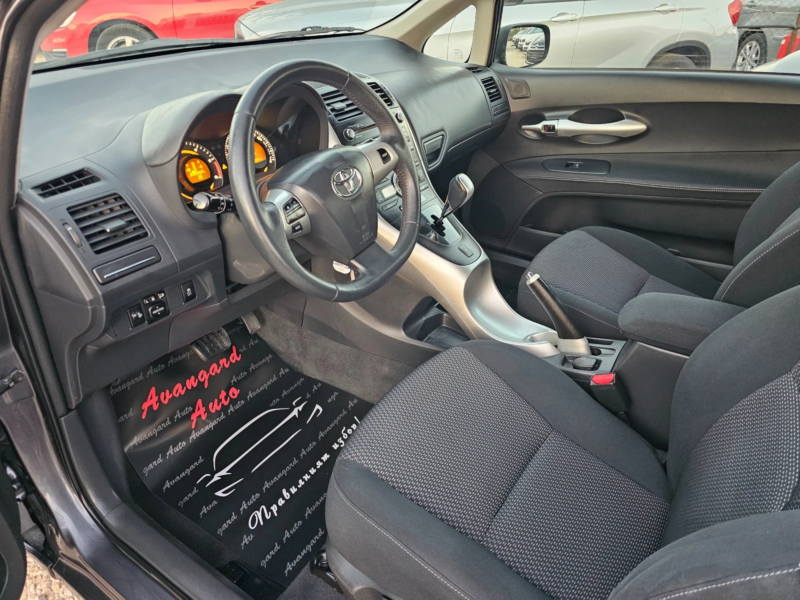 Toyota Auris 1.4D-4D, АВТОМАТИК  - изображение 7