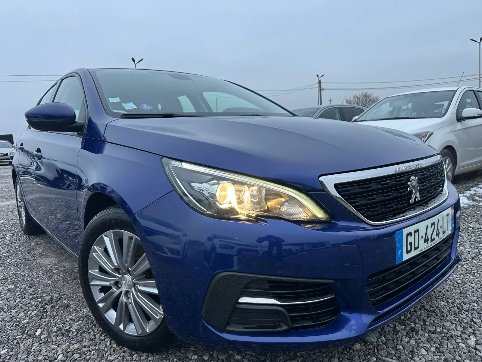 Peugeot 308 1.2i 2019G 80000km* * * NAVI* CAMERA* full evro6B - изображение 4