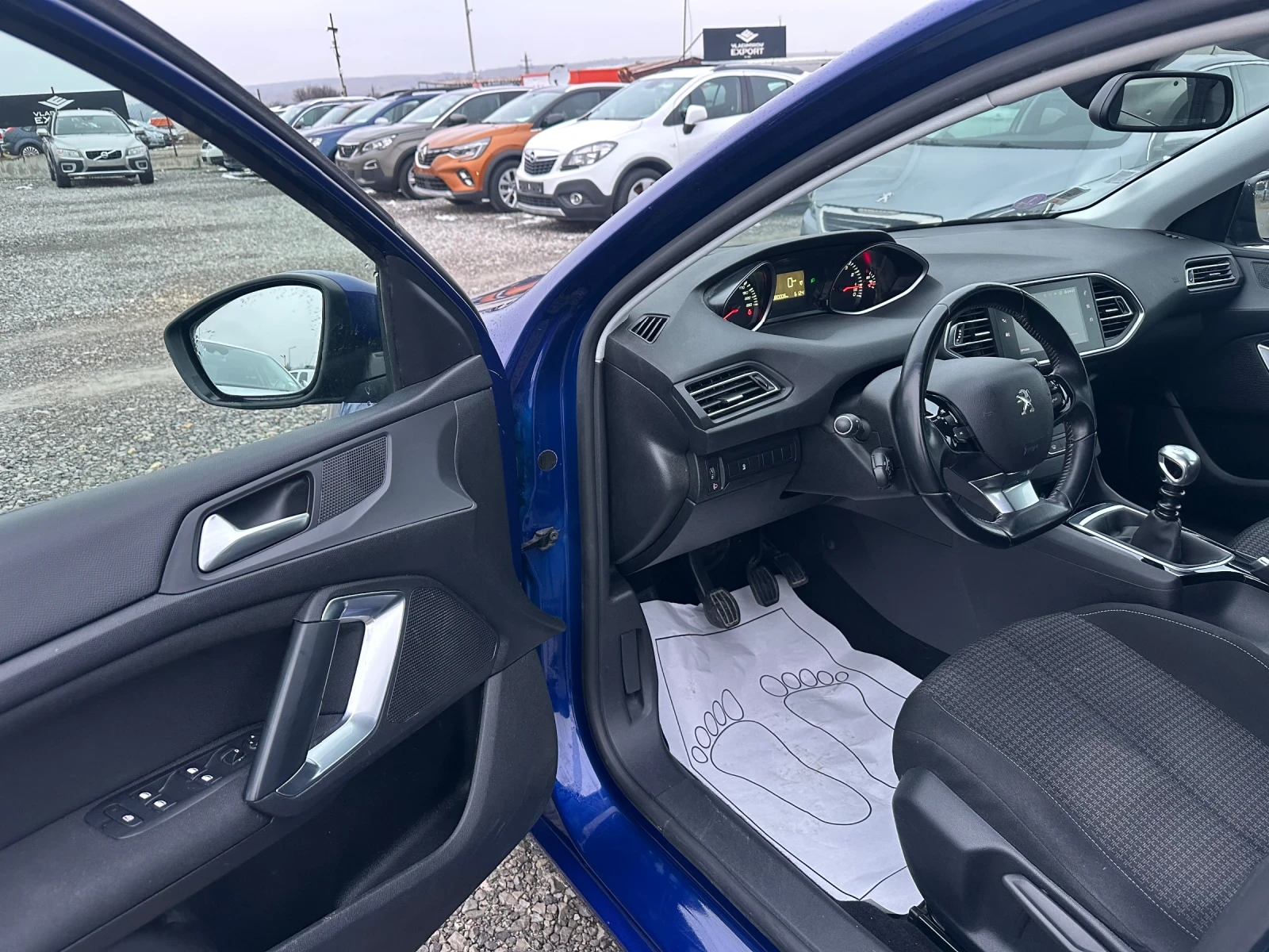 Peugeot 308 1.2i 2019G 80000km* * * NAVI* CAMERA* full evro6B - изображение 6