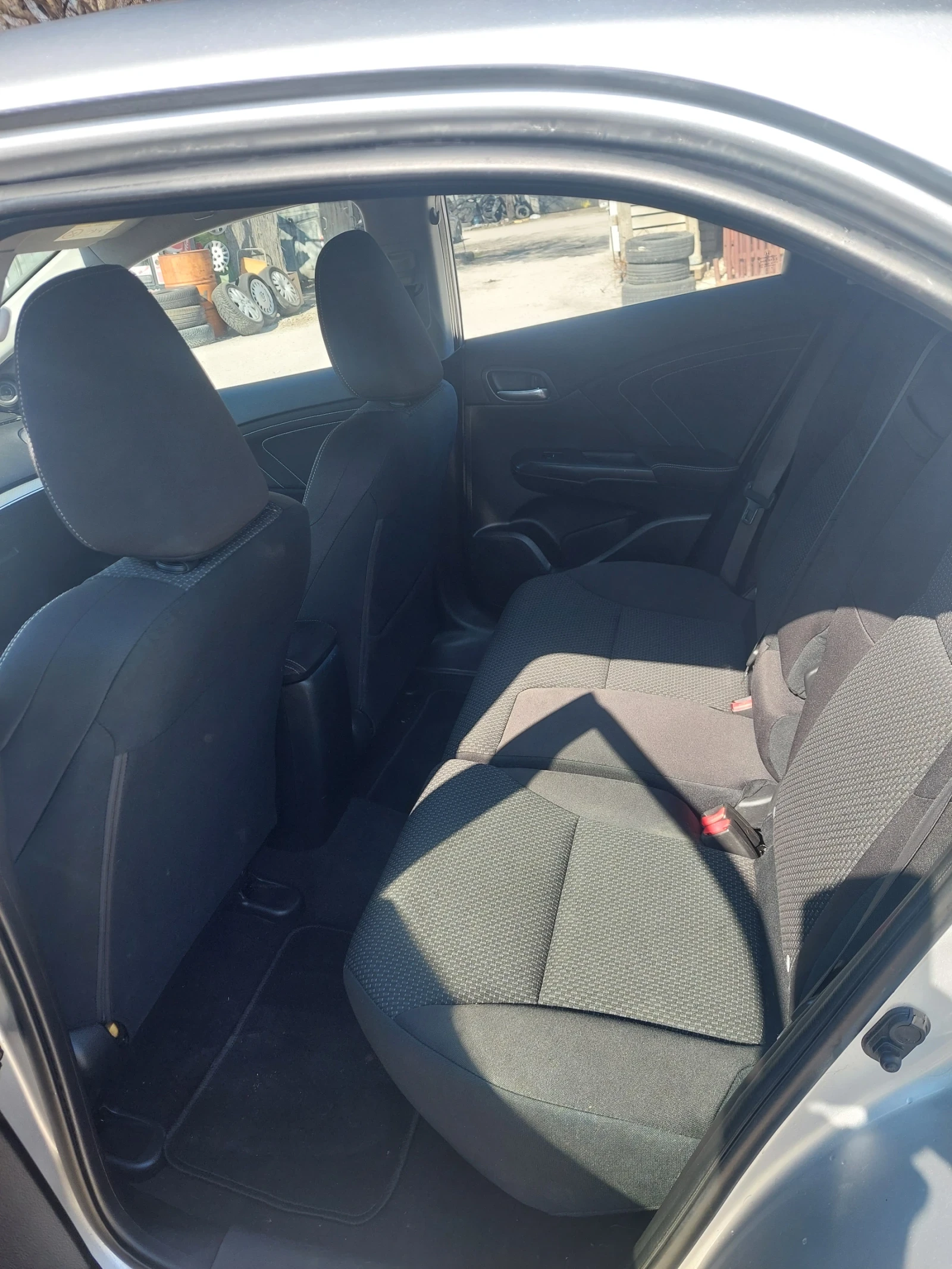 Honda Civic 1, 6 DIESEL - изображение 9