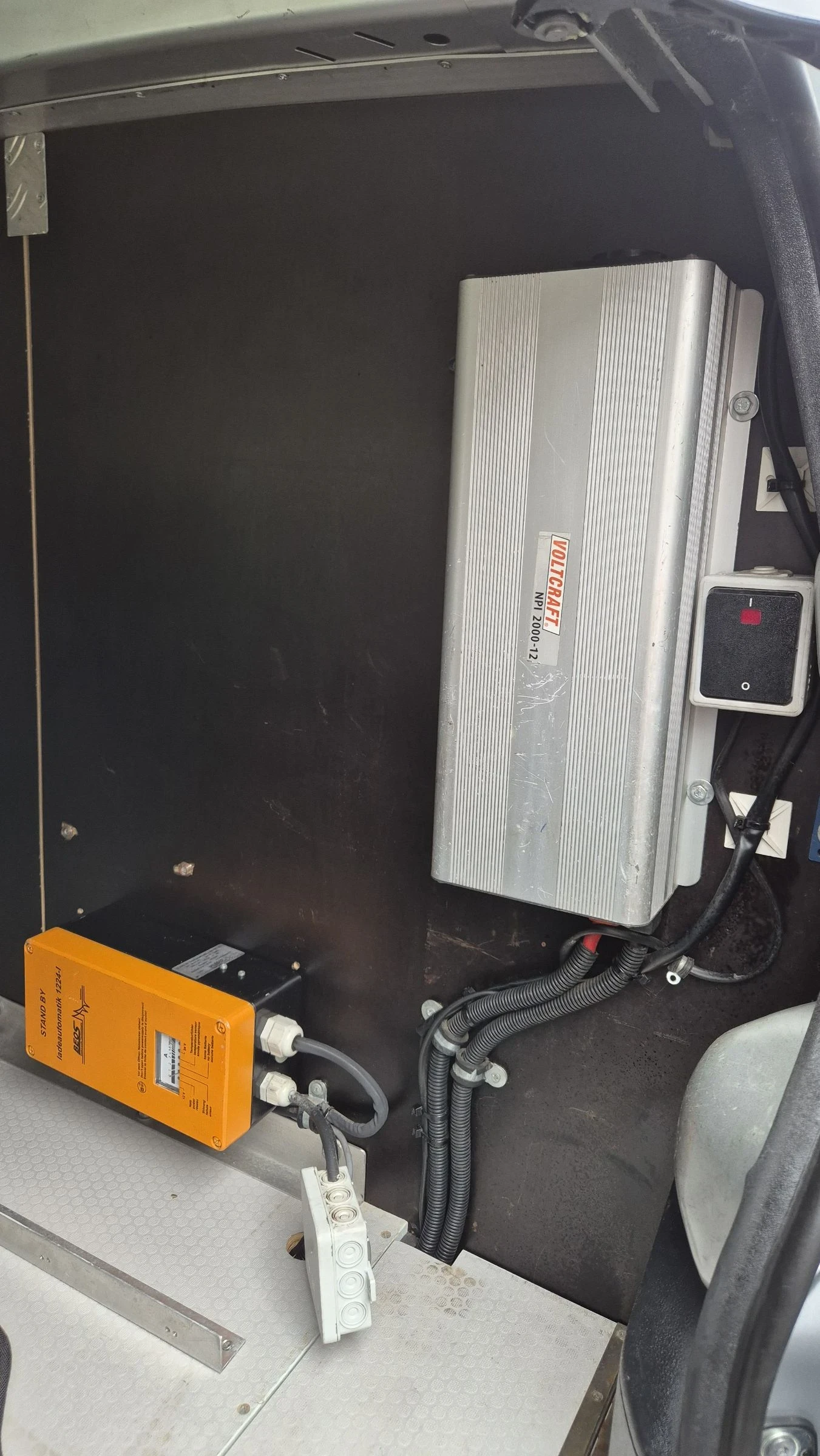 Peugeot Partner 1.6HDI 90К.С* MAXI БАЗА* FULL EXTRI, снимка 16 - Автомобили и джипове - 53949350