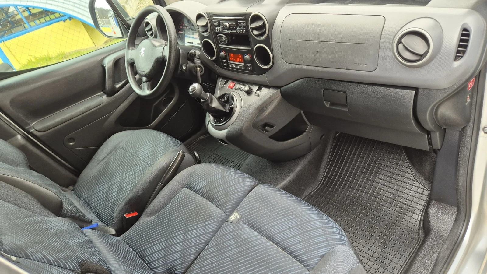 Peugeot Partner 1.6HDI 90К.С* MAXI БАЗА* FULL EXTRI, снимка 12 - Автомобили и джипове - 53949350