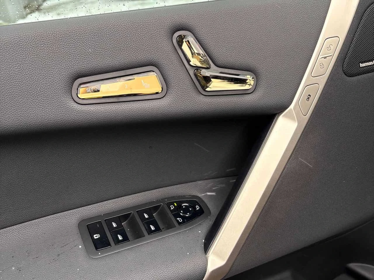 BMW iX xDrive40  CARFAX, снимка 14 - Автомобили и джипове - 54020262