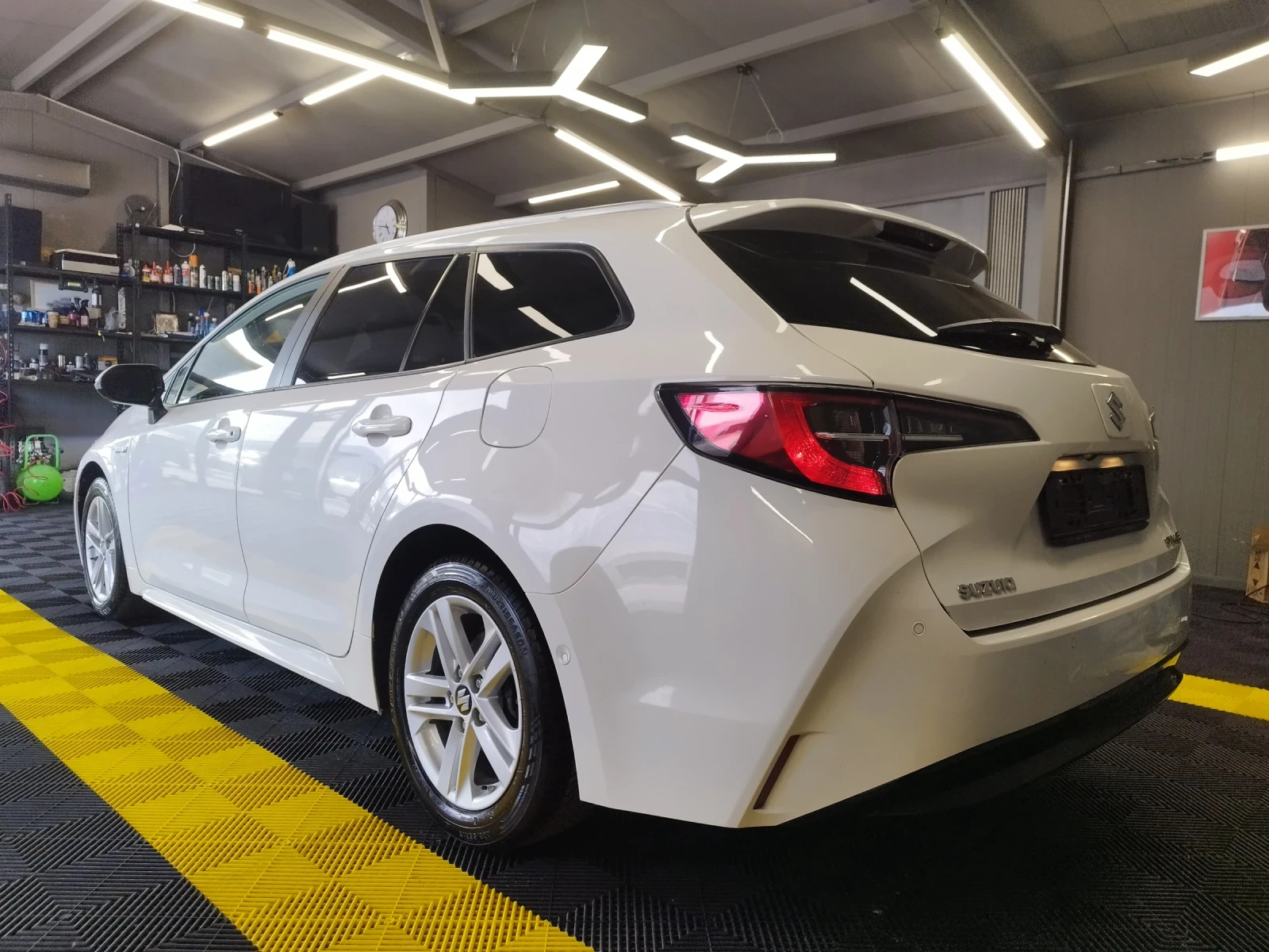 Suzuki Swace 1.8 hybrid 126000kм, снимка 4 - Автомобили и джипове - 54128271