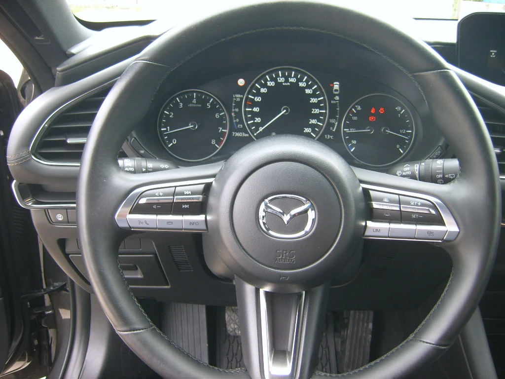 Mazda 3 2, 0 i, снимка 10 - Автомобили и джипове - 54357228