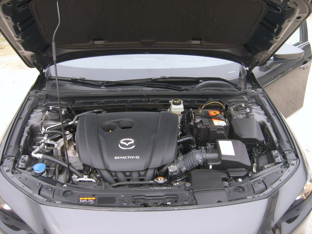 Mazda 3 2, 0 i, снимка 15 - Автомобили и джипове - 54357228