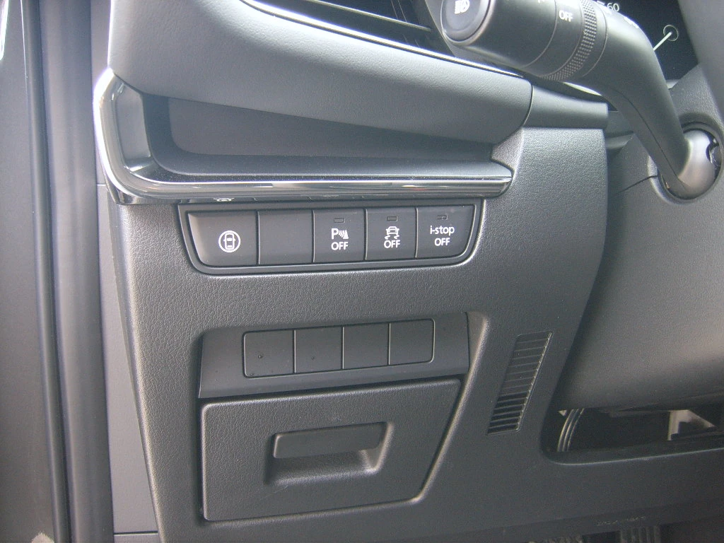 Mazda 3 2, 0 i, снимка 11 - Автомобили и джипове - 54357228