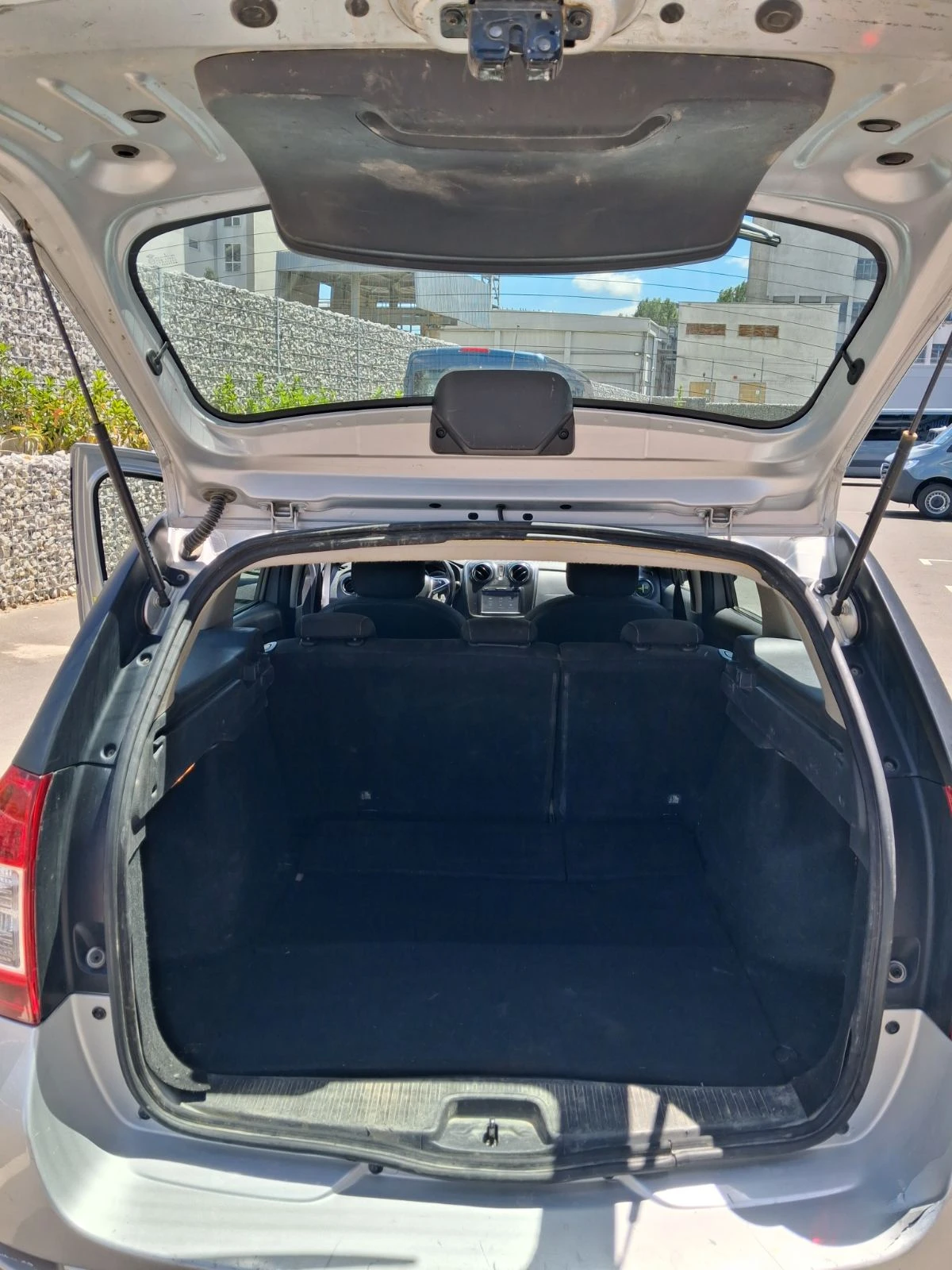 Dacia Logan 1.5 dci, снимка 6 - Автомобили и джипове - 54761888