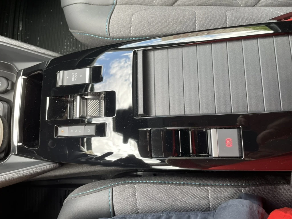 Citroen C4 PureTech 1.2, снимка 10 - Автомобили и джипове - 54796900