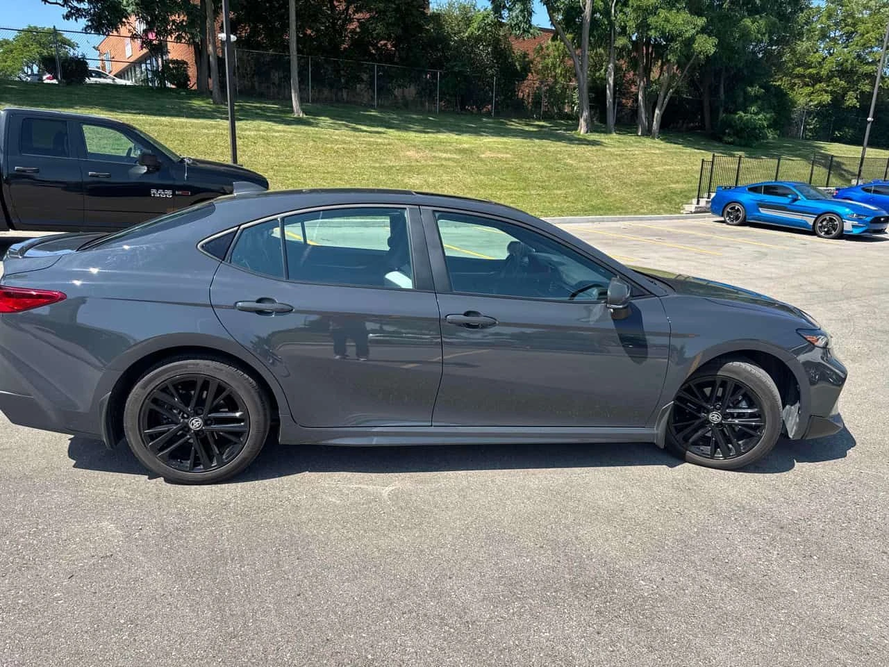 Toyota Camry * CVT AWD * CARFAX * ОПЦИЯ ЗА ФИНАНСИРАНЕ, снимка 13 - Автомобили и джипове - 55684337