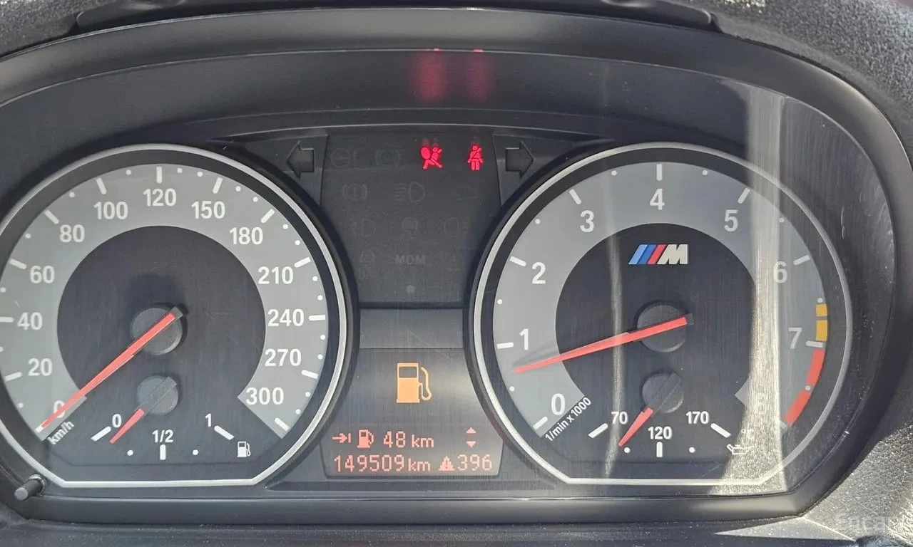 BMW 1M * Coupe * ПОДГРЕВ * ПАРКТРОНИЦИ * АВТОКРЕДИТ * , снимка 8 - Автомобили и джипове - 56105251