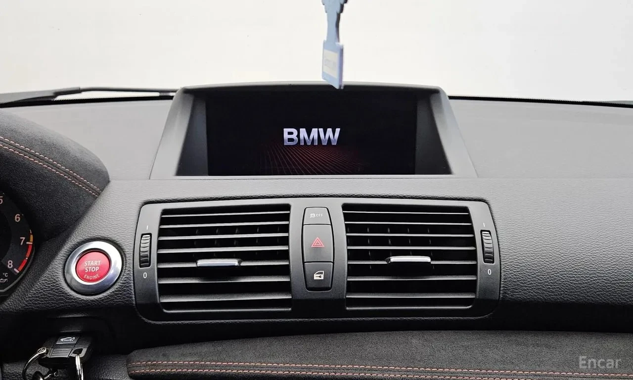 BMW 1M * Coupe * ПОДГРЕВ * ПАРКТРОНИЦИ * АВТОКРЕДИТ * , снимка 14 - Автомобили и джипове - 56105251