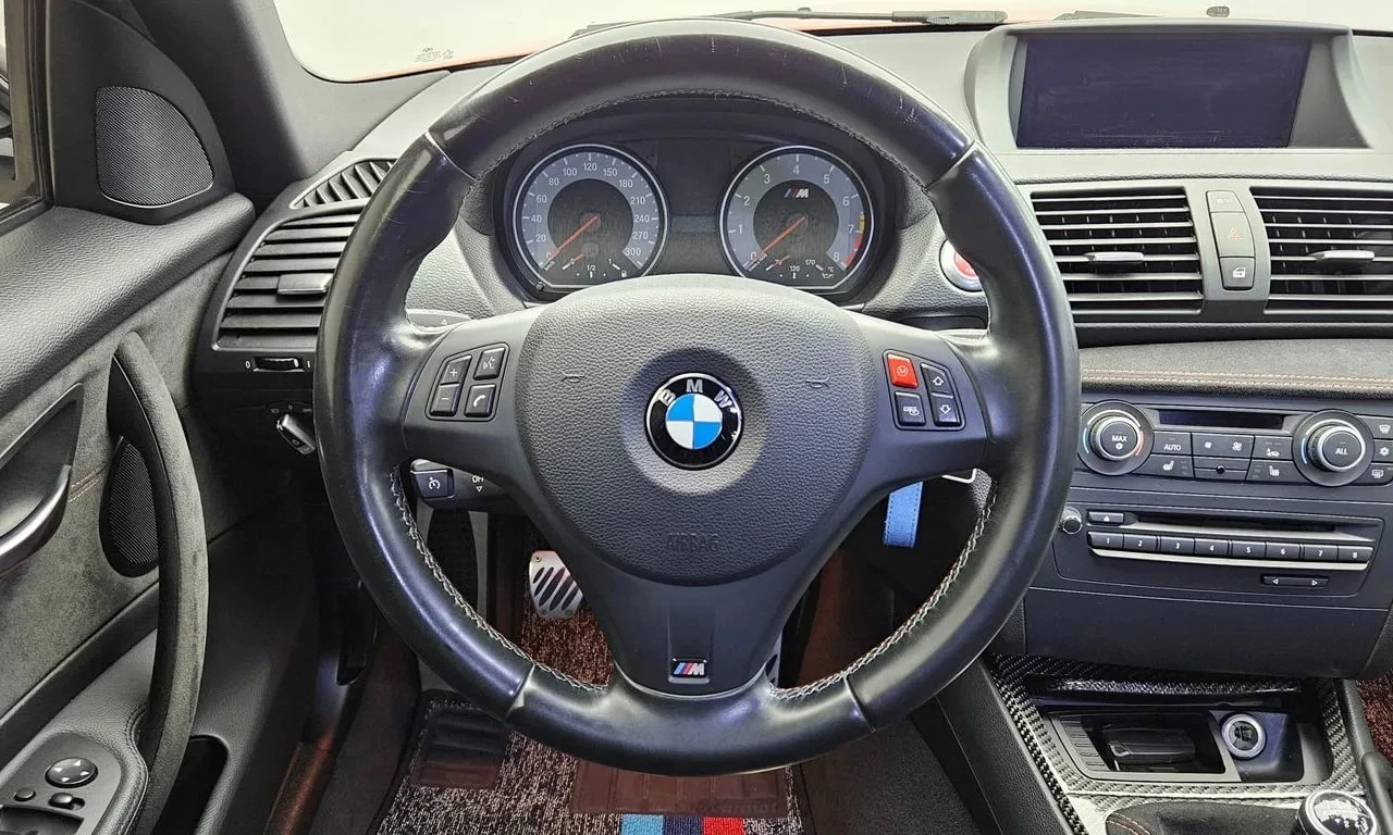 BMW 1M * Coupe * ПОДГРЕВ * ПАРКТРОНИЦИ * АВТОКРЕДИТ * , снимка 13 - Автомобили и джипове - 56105251
