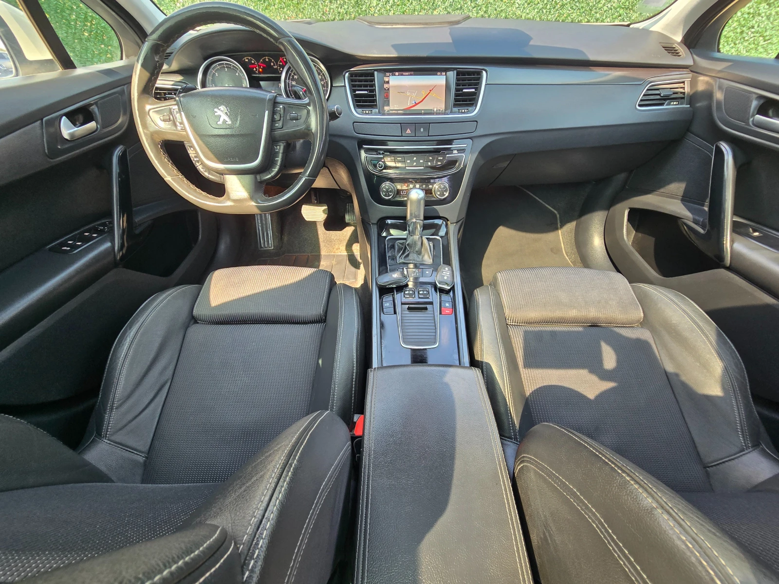 Peugeot 508 RXH 2.0HDI * ПАНОРАМА * HUD* ПОДГРЕВ СЕДАЛКИ , снимка 10 - Автомобили и джипове - 56121795