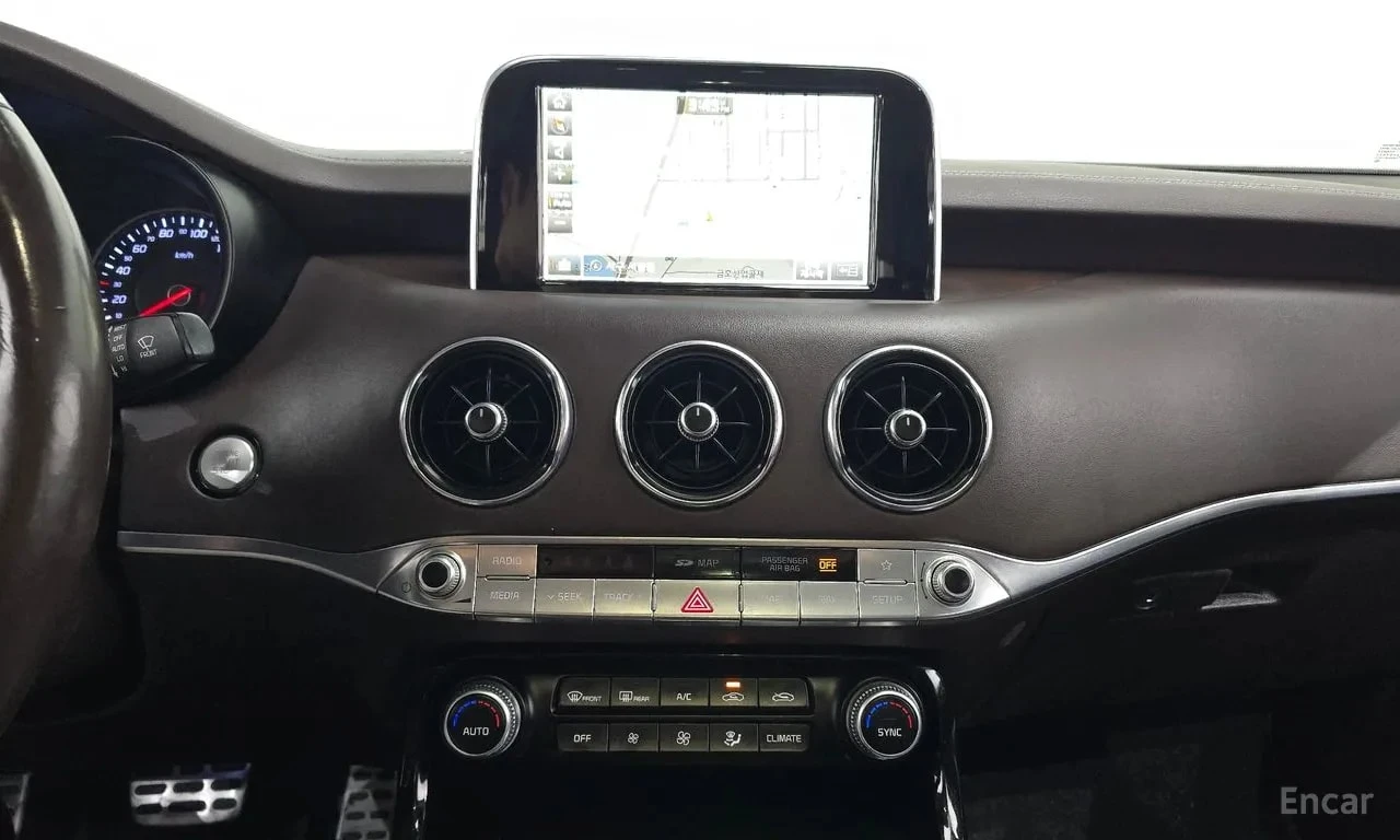 Kia Stinger * 3.3 Turbo AWD * ЦЕНА ДО БГ, снимка 10 - Автомобили и джипове - 56153476