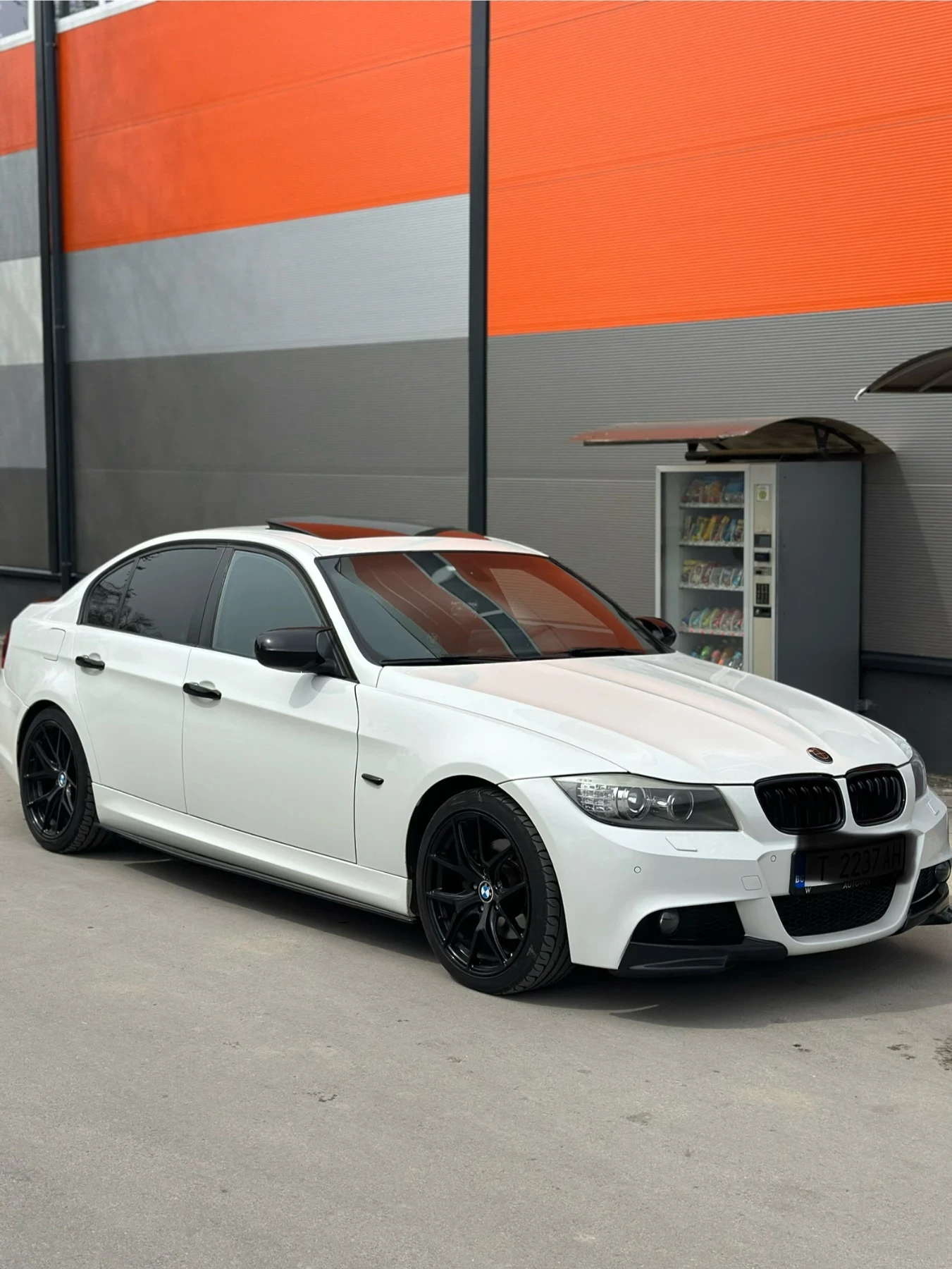BMW 320 D, снимка 3 - Автомобили и джипове - 56184852