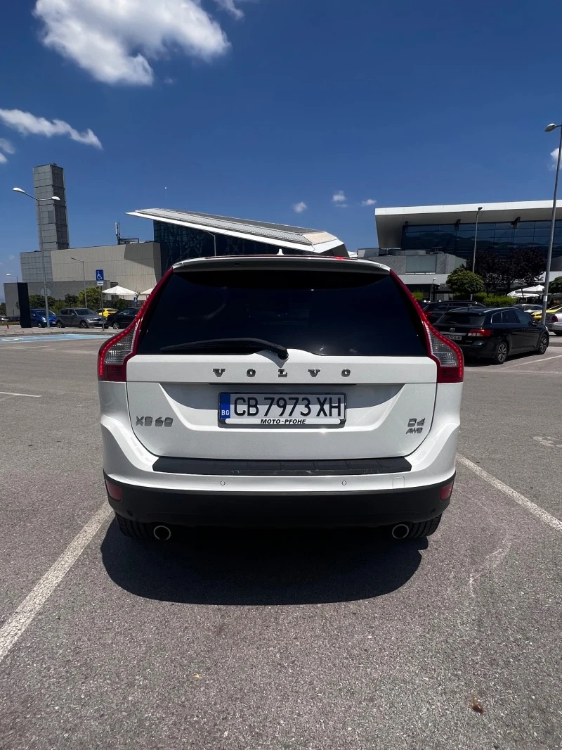 Volvo XC60 D4 AWD, снимка 4 - Автомобили и джипове - 46878466