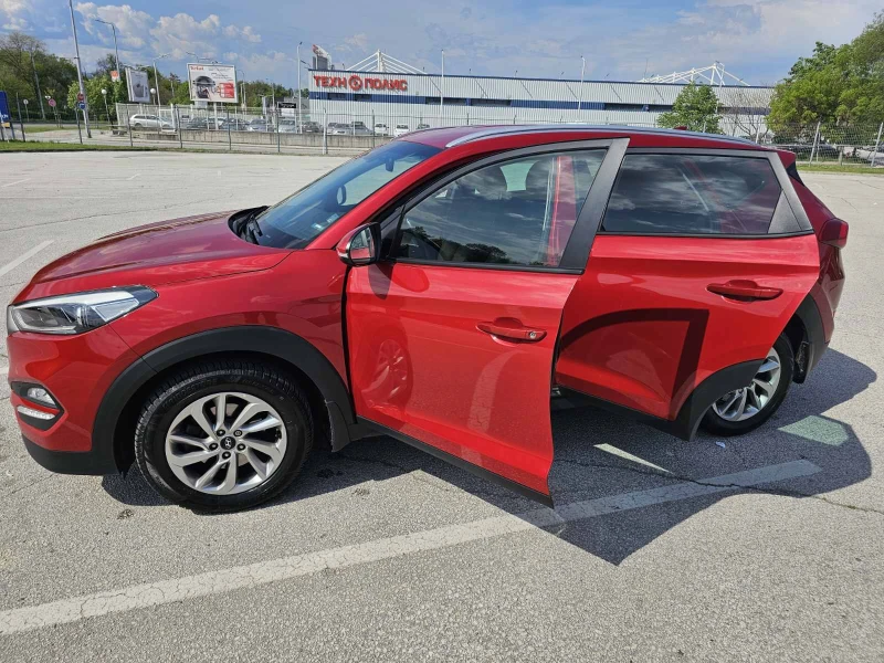 Hyundai Tucson, снимка 9 - Автомобили и джипове - 51296382