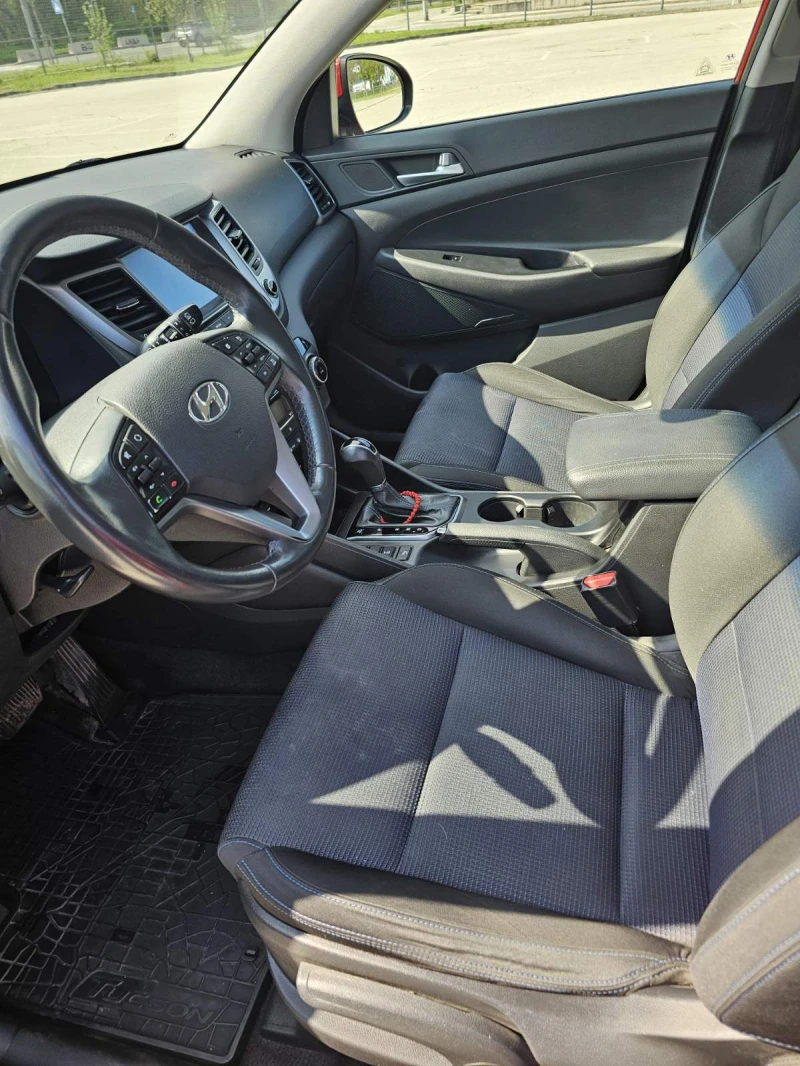 Hyundai Tucson, снимка 8 - Автомобили и джипове - 51296382