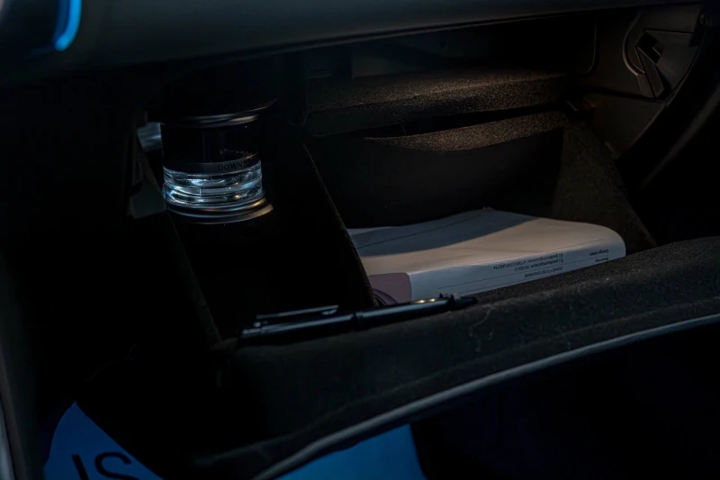 Mercedes-Benz EQC 400/4Matic/HuD/Burmester/AMG/Камера 360/Парфюм/, снимка 15 - Автомобили и джипове - 52873046