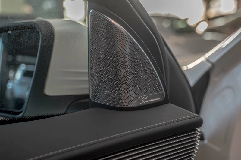 Mercedes-Benz EQC 400/4Matic/HuD/Burmester/AMG/Камера 360/Парфюм/, снимка 8 - Автомобили и джипове - 52873046