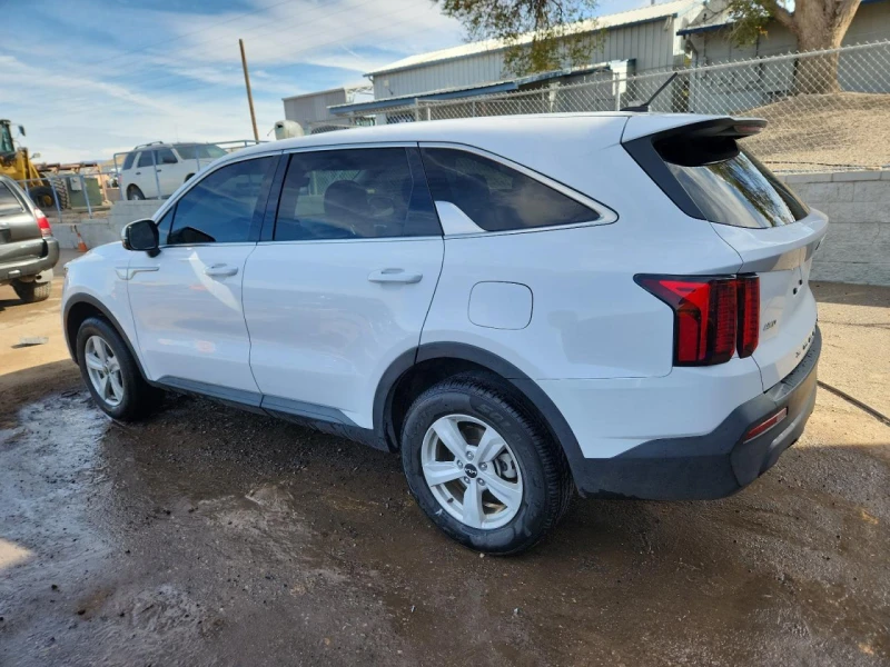 Kia Sorento LX* AWD* KAMERA* CARPLAY, снимка 2 - Автомобили и джипове - 53155830