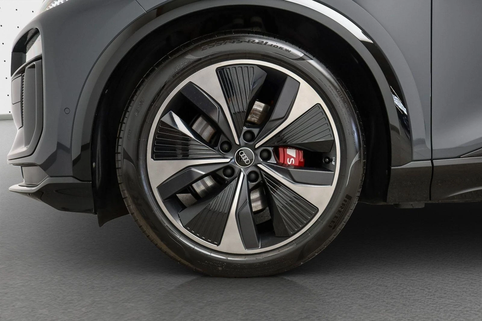 Audi Q6 SQ6 E-TRON/EDITION ONE/B&O/HEAD UP/MATRIX/PANO/MMI - изображение 4
