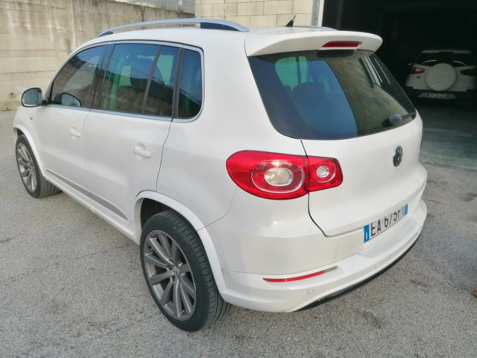 VW Tiguan 2.0TDI 170 к.с. R-LINE - изображение 6