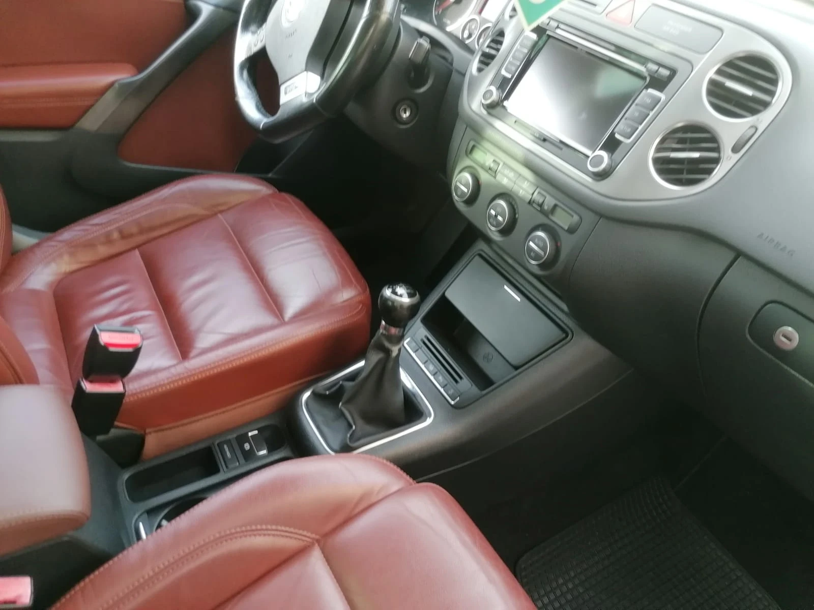 VW Tiguan 2.0TDI 170 к.с. R-LINE - изображение 9